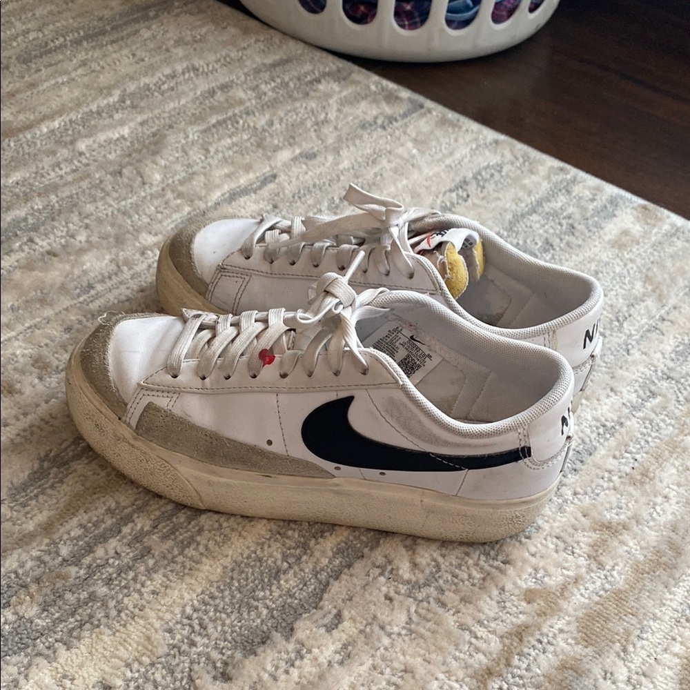 Nike blazer low platform